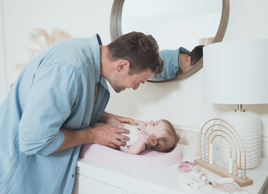 How to Change a Newborn Diaper at Night in 5 Steps
