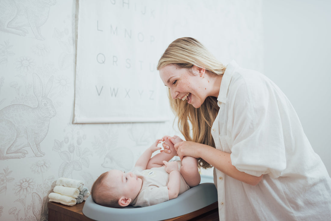 Changing Diaper Before or After Feeding (Expert Tips)